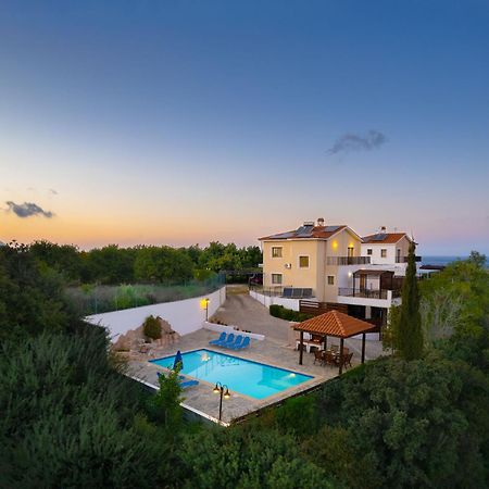 Villa Ira Finiki Lachi Exterior foto