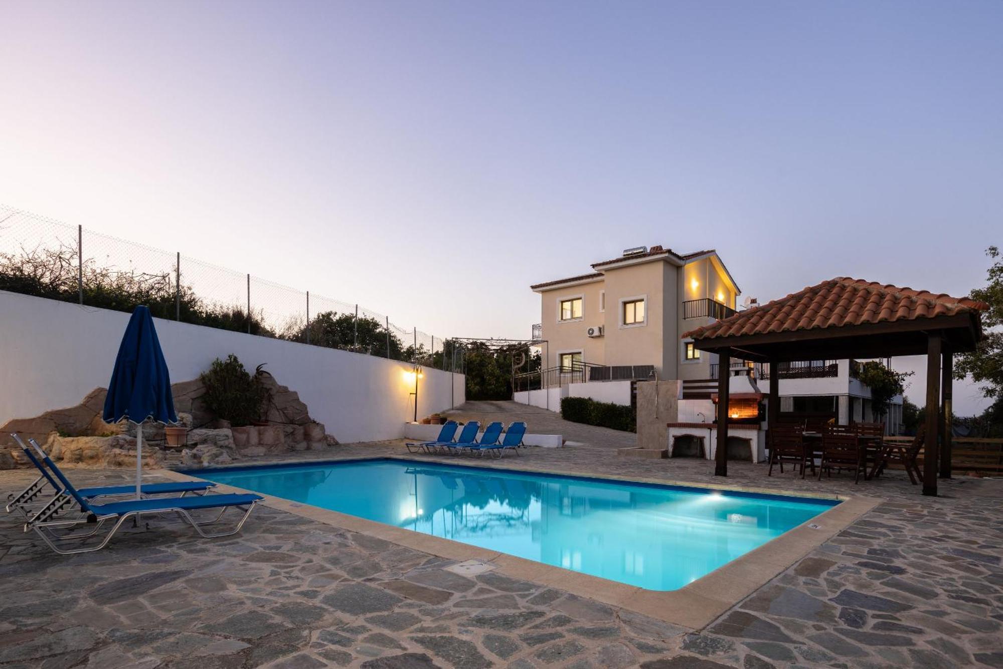 Villa Ira Finiki Lachi Exterior foto