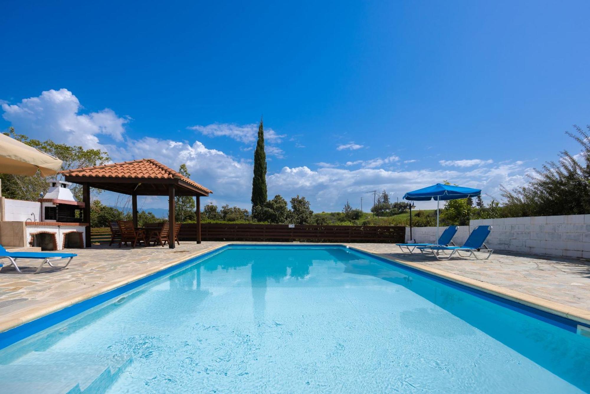Villa Ira Finiki Lachi Exterior foto